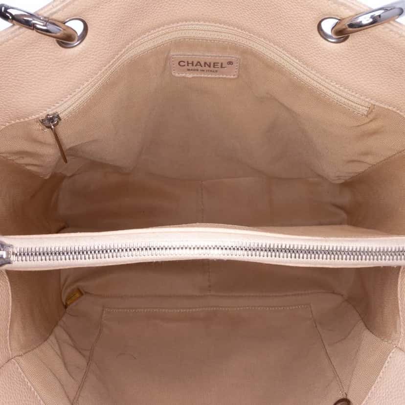 Chanel Caviar Grand Shopping Tote Brown Leather Good condition - Model View