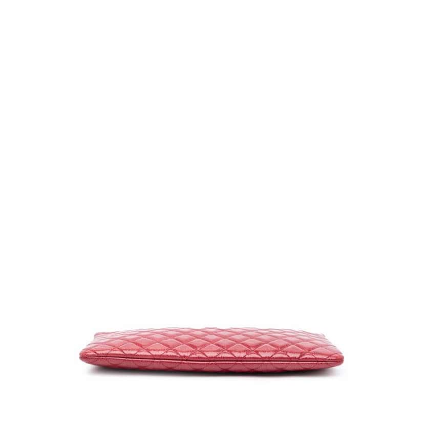 Chanel Large Quilted Patent O Case Clutch Red Leather Good condition - Inside View