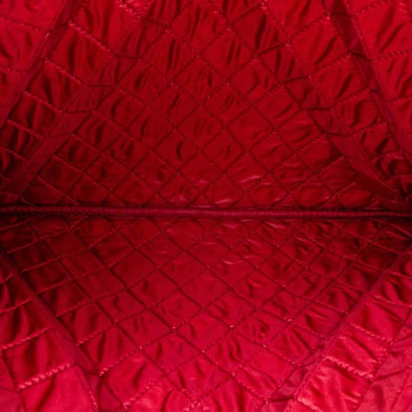 Chanel Large Quilted Patent O Case Clutch Red Leather Good condition - Model View