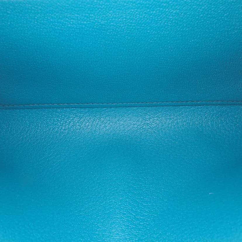 Hermès Tadelakt Medor Clutch 23 Blue Leather Good condition - Model View