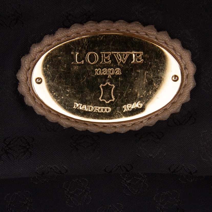 Loewe Nappa Aire Gold Leather Good condition - Box View