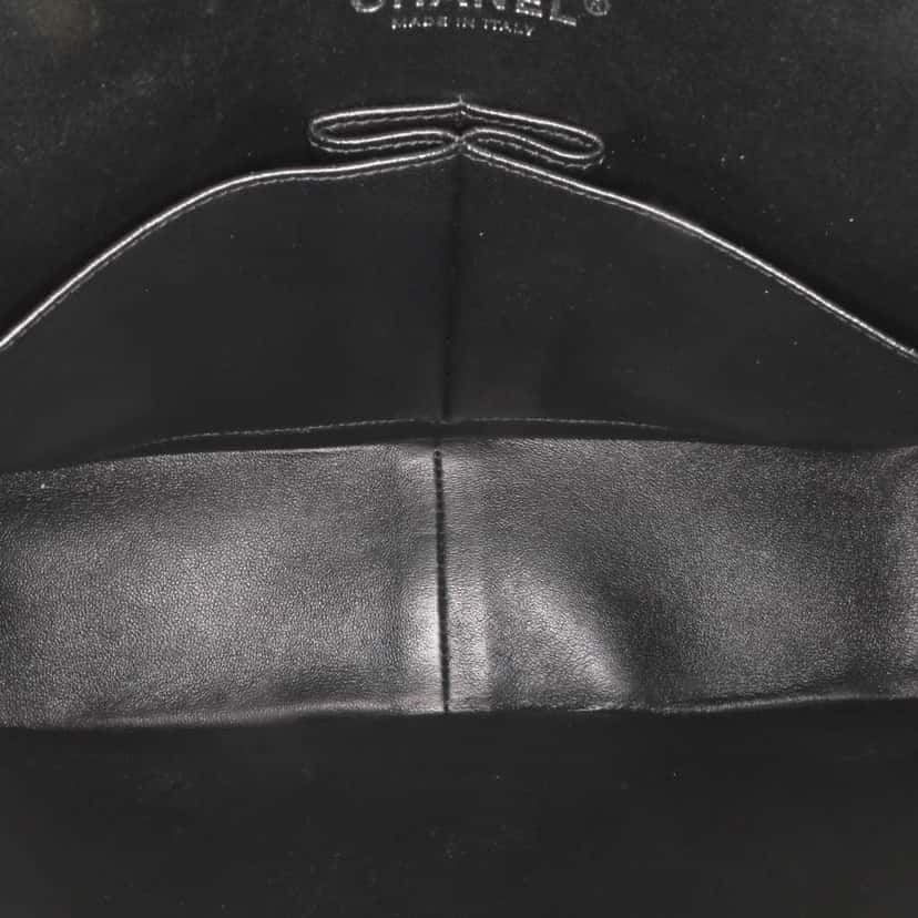 Chanel Jumbo Classic Patent Double Flap Black Leather Good condition - Model View