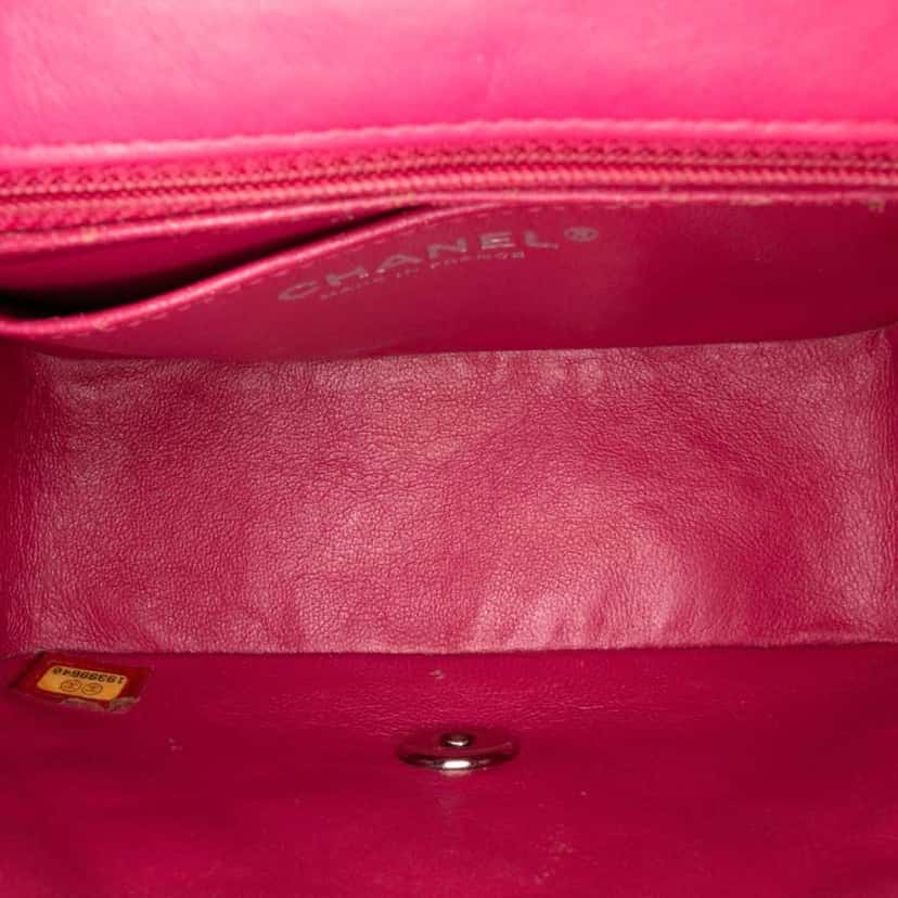 Chanel Mini Square Classic Patent Single Flap Red Leather Good condition - Model View