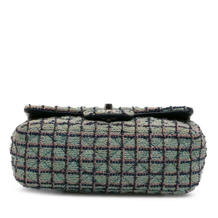 Chanel Mini Rectangular Classic Tweed Flap Green Good condition - Model View
