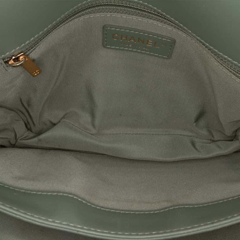 Chanel Large Quilted Lambskin Daily Companion Flap Green Leather Fair condition - Box View