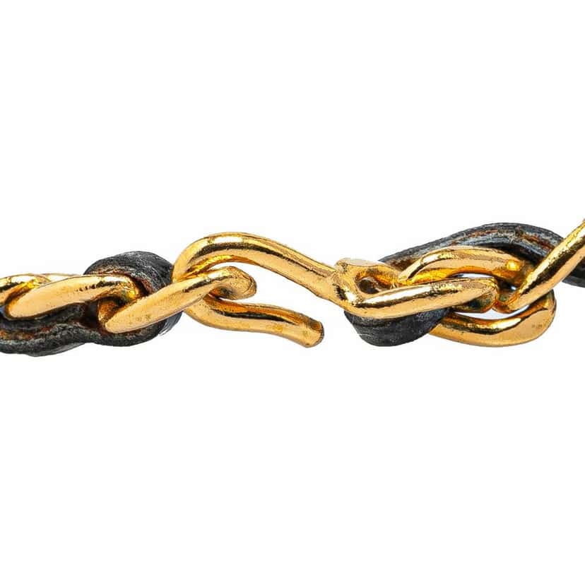 Chanel Leather and Gold Plated Medallion Bow Pendant Necklace Gold Metal Good condition - Inside View