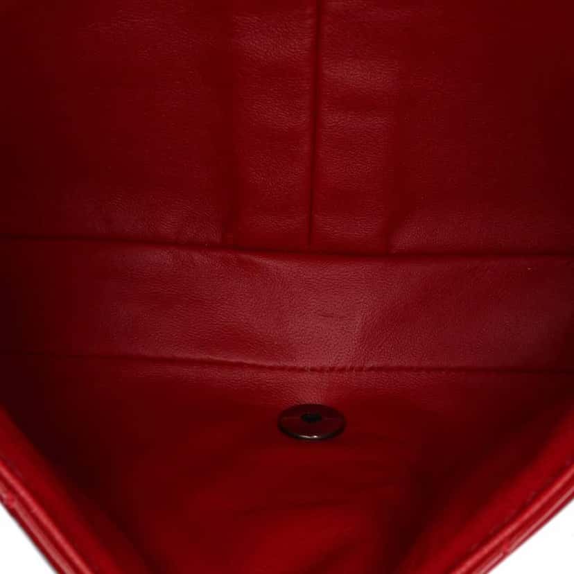 Chanel Classic Chevron Patent East West Single Flap Red Leather Good condition - Model View