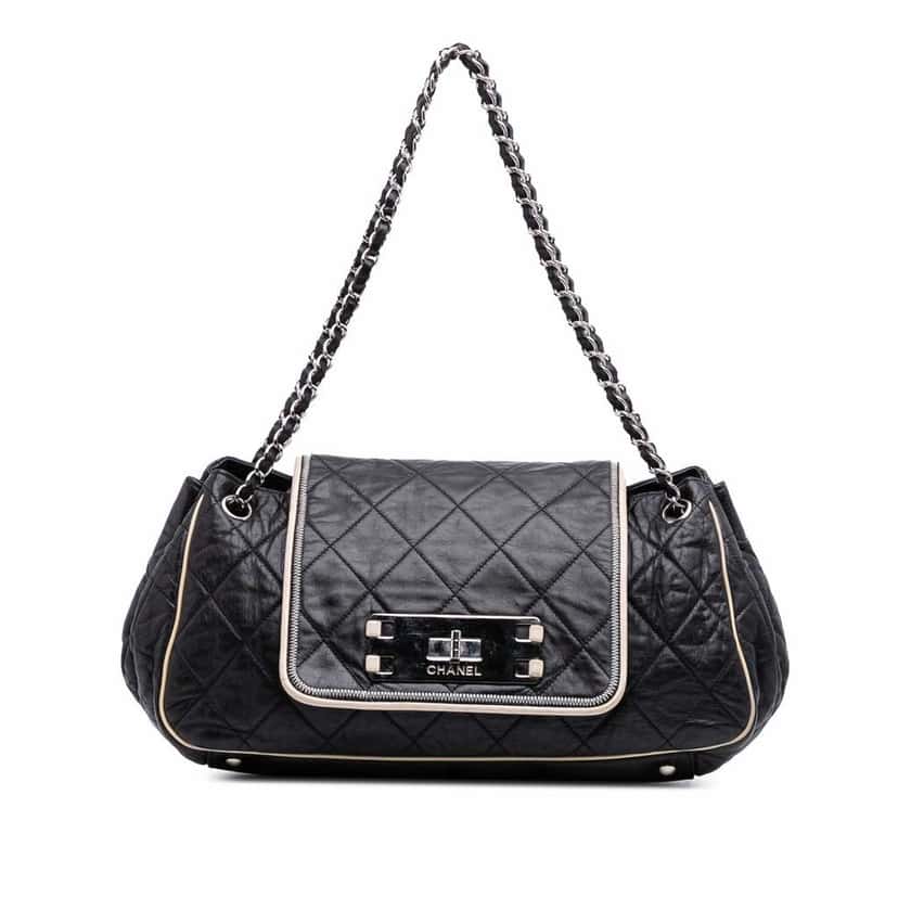 Chanel Quilted Lambskin East West Accordion Flap Black Leather Good condition - Front View