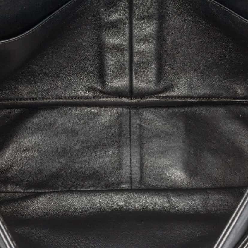 Chanel 2.55 Reissue Quilted Patent Double Flap 227 Black Leather Good condition - Model View