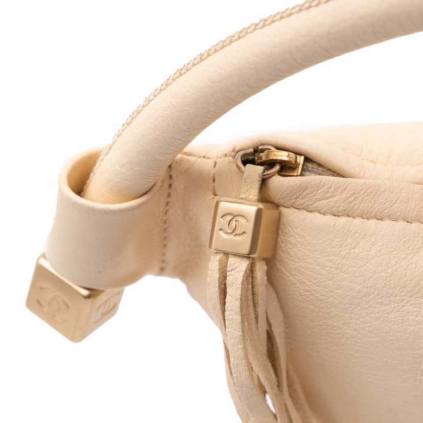 Chanel CC Calfskin Tassel Hobo Brown Leather Good condition - Model View