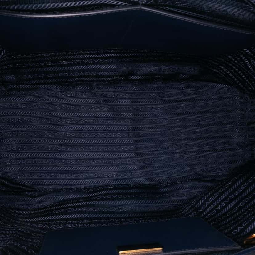Prada Large Saffiano Lux Galleria Double Zip Tote Blue Leather Good condition - Model View