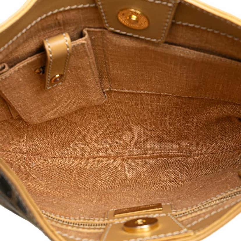 Fendi Zucca Canvas Hobo Brown Good condition - Model View