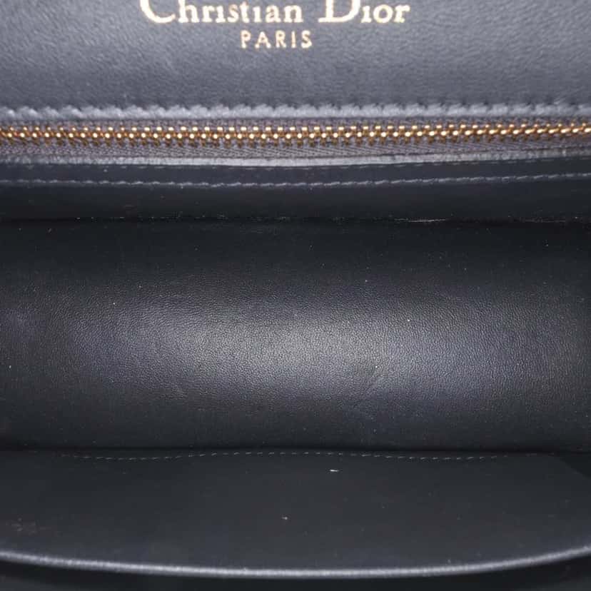 Dior Small Metallic Patent Microcannage Diorama Flap Silver Leather Good condition - Model View