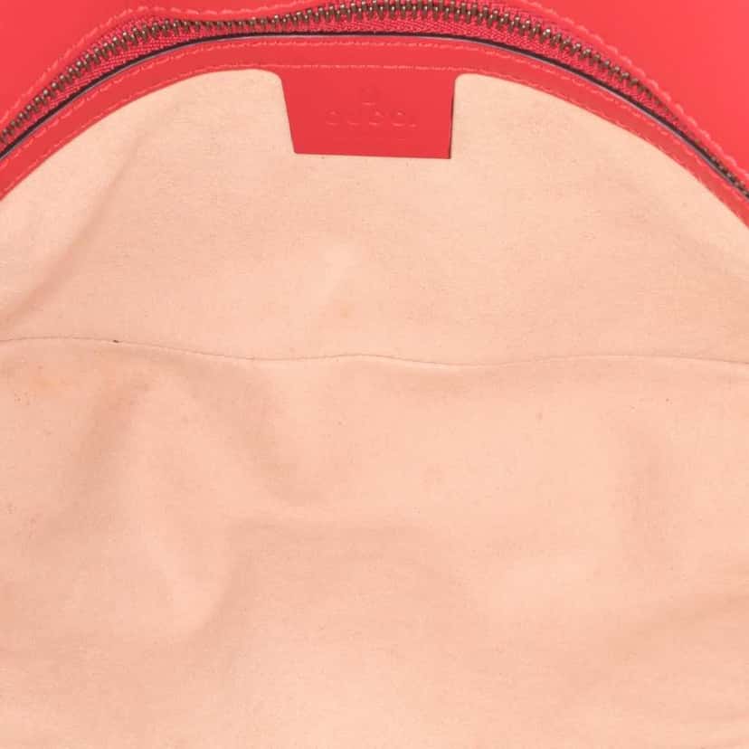 Gucci Small GG Marmont Matelasse Leather Flap Crossbody Red Leather Good condition - Model View