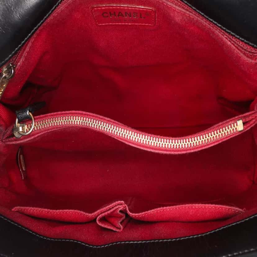 Chanel Small Chevron Aged Calfskin Coco Top Handle Bag Black Leather Good condition - Model View