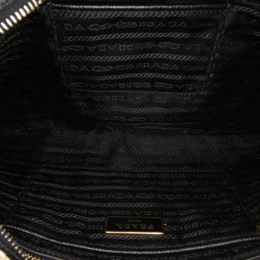 Prada Raffia Clutch Black Good condition - Model View