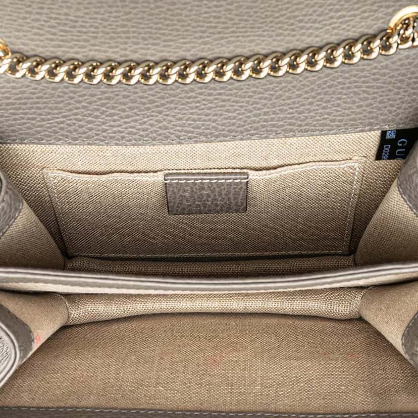 Gucci Small Dollar Calfskin Interlocking G Crossbody Grey Leather Good condition - Model View