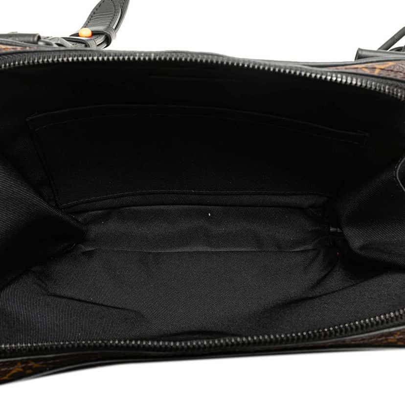 Louis Vuitton Monogram Solar Ray Utility Front Bag Brown Canvas Good condition - Model View