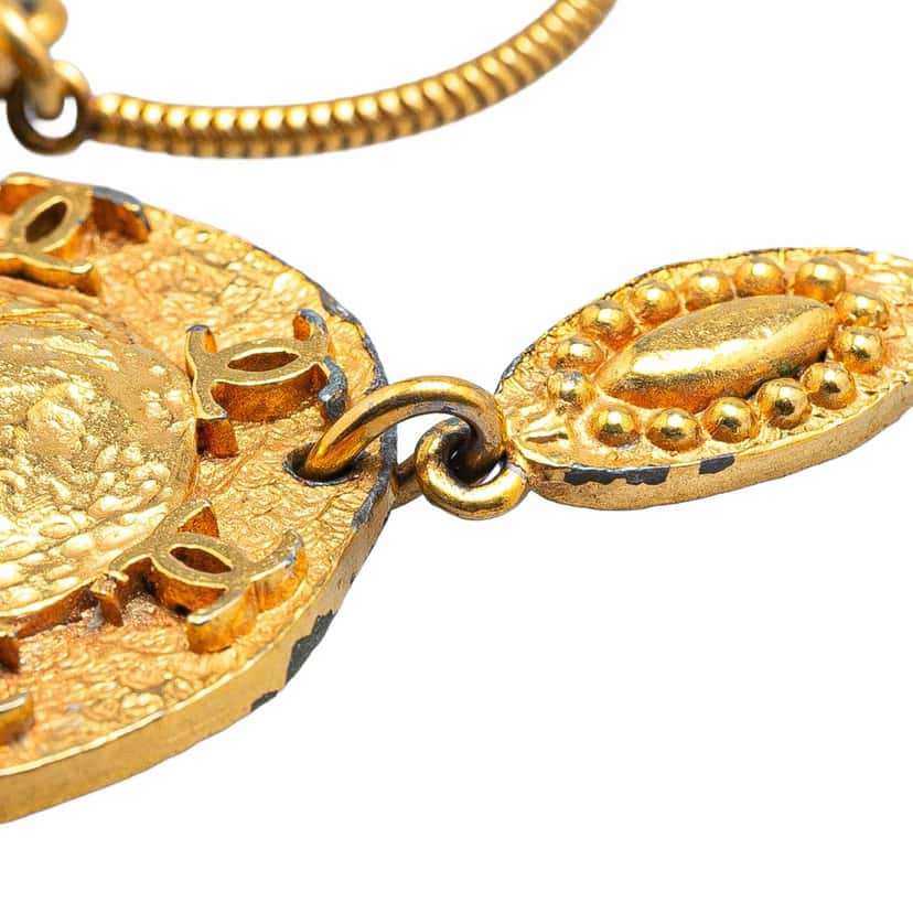 Chanel Gold Plated Sun Lion Necklace Gold Metal Good condition - Model View
