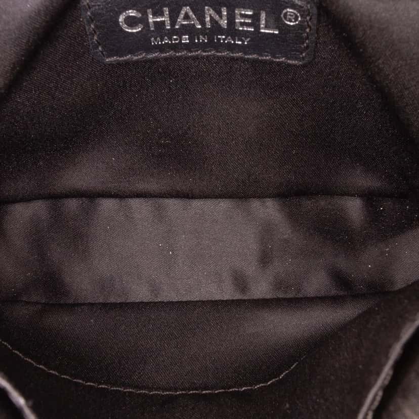 Chanel Mini Patent Lace Kiss Lock Flap Double Bag Black Leather Good condition - Model View