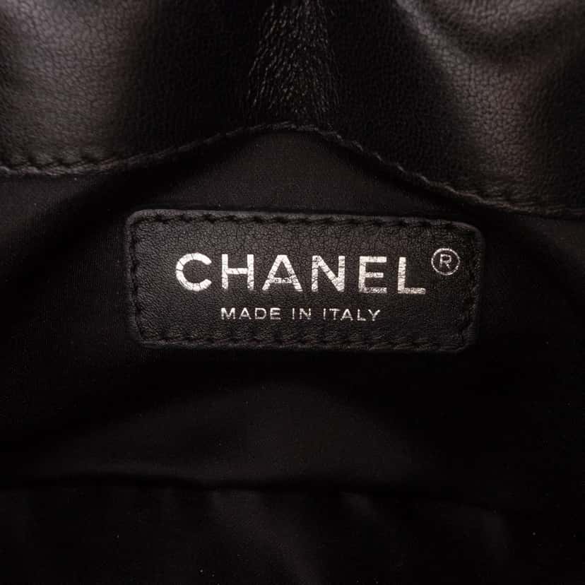 Chanel Mini Patent Lace Kiss Lock Flap Double Bag Black Leather Good condition - Box View