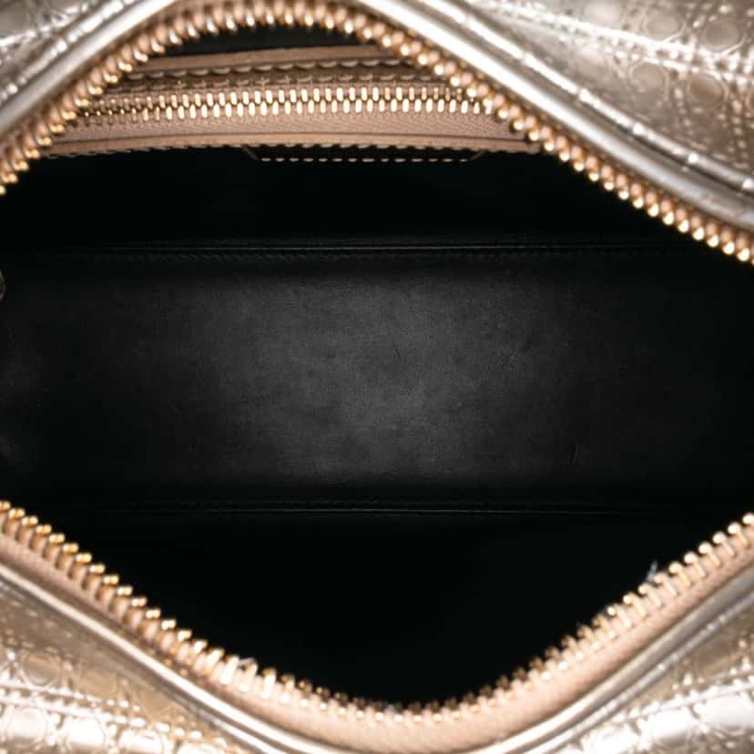 Dior Medium Metallic Patent Microcannage Lady Dior Gold Leather Good condition - Model View