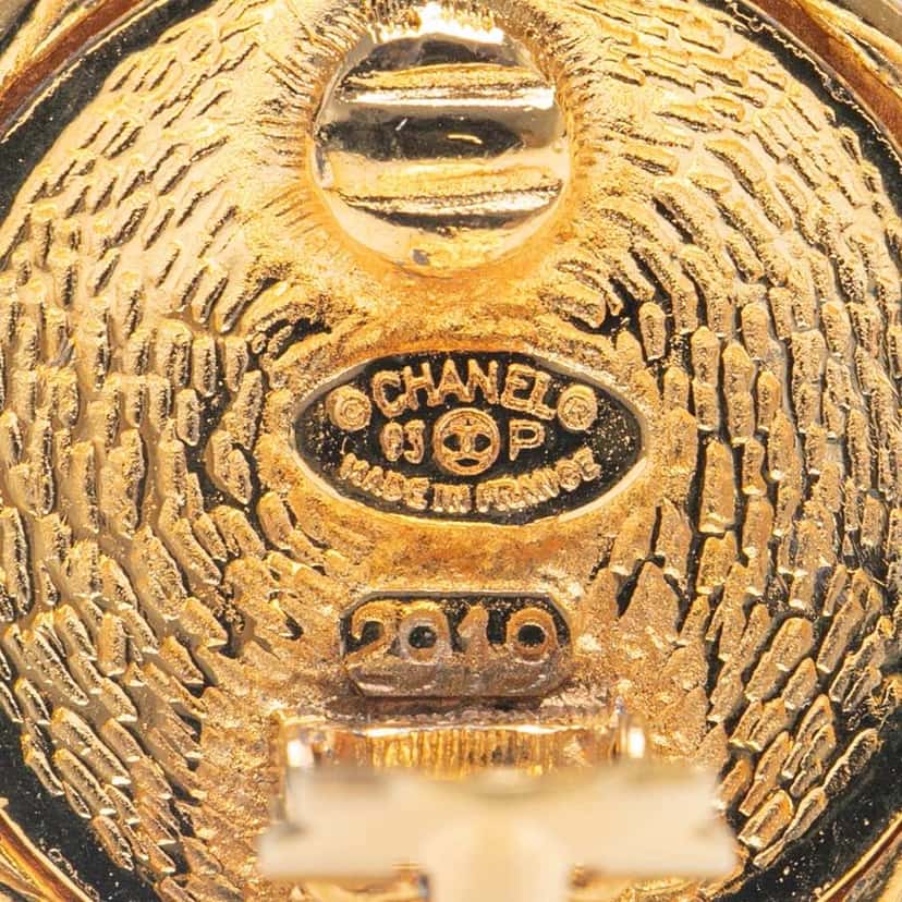 Chanel Gold Plated CC Round Clip On Earrings Gold Metal Good condition - Inside View