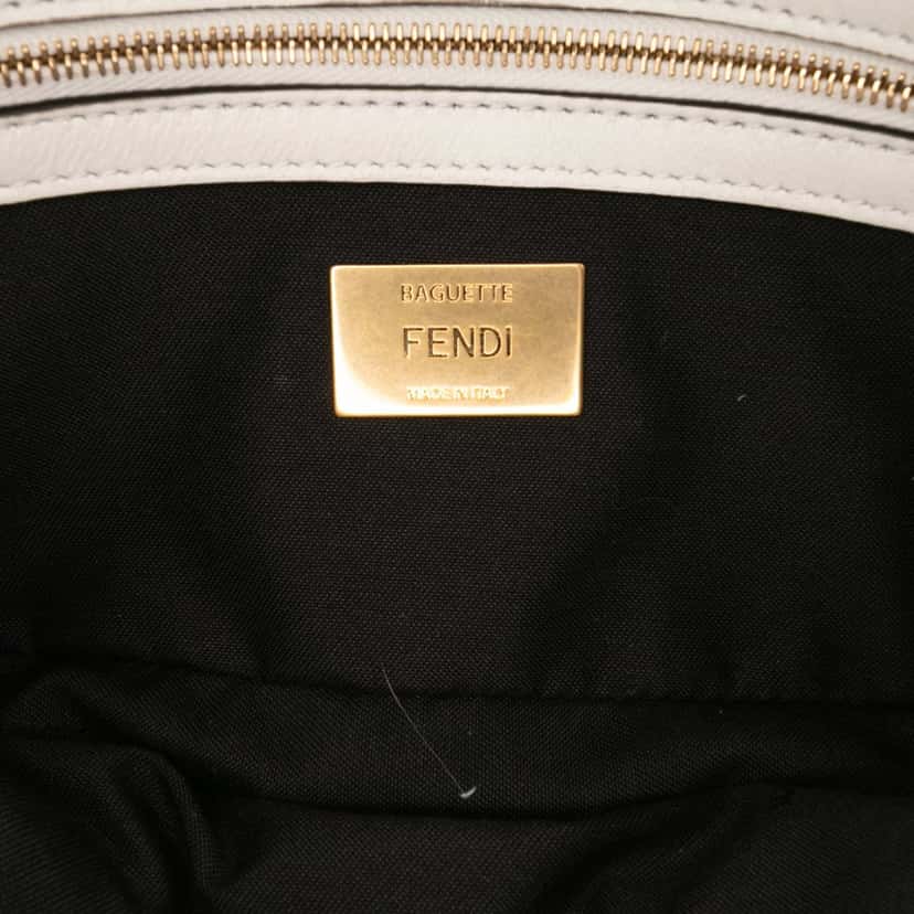 Fendi Leather Convertible Baguette Satchel White Leather Good condition - Box View
