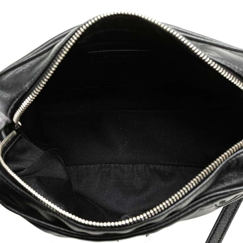 Saint Laurent Leather Heart Lou Camera Bag Black Leather Good condition - Model View