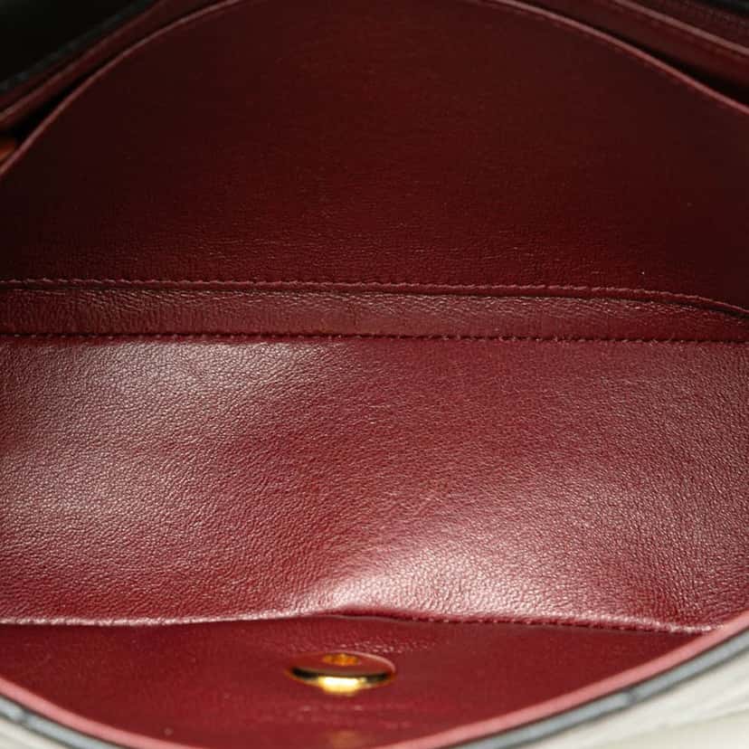 Chanel Small Lambskin Diana Flap Black Leather Good condition - Model View