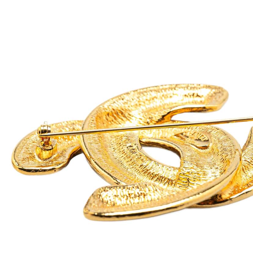 Chanel Gold Plated CC Quilted Brooch Gold Metal Good condition - Model View