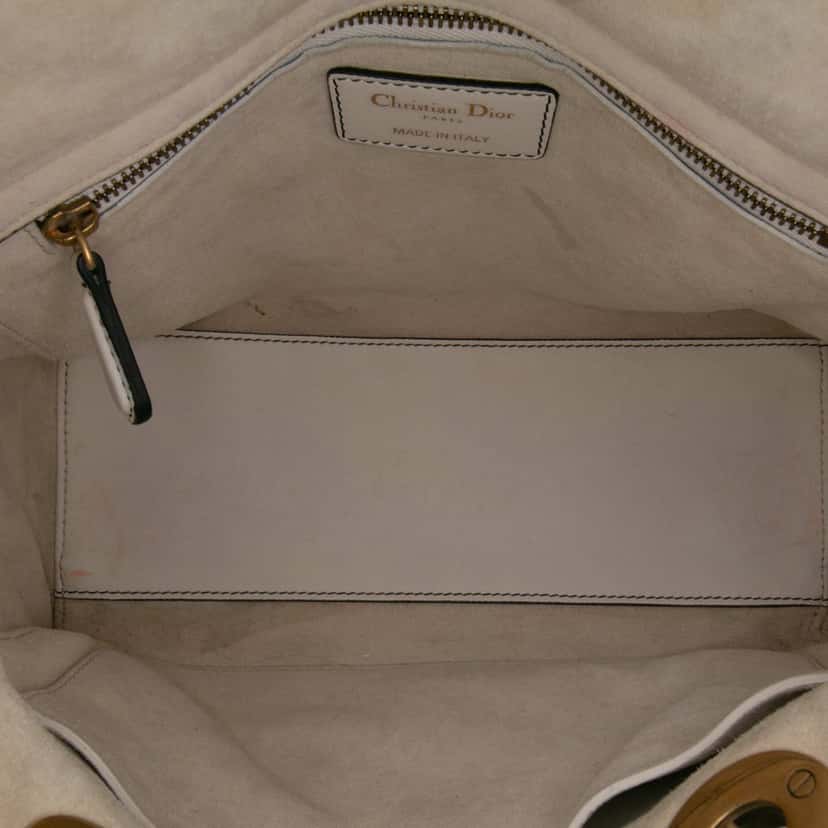 Dior Medium Lambskin Cannage Studded Supple Lady Dior White Leather Good condition - Model View