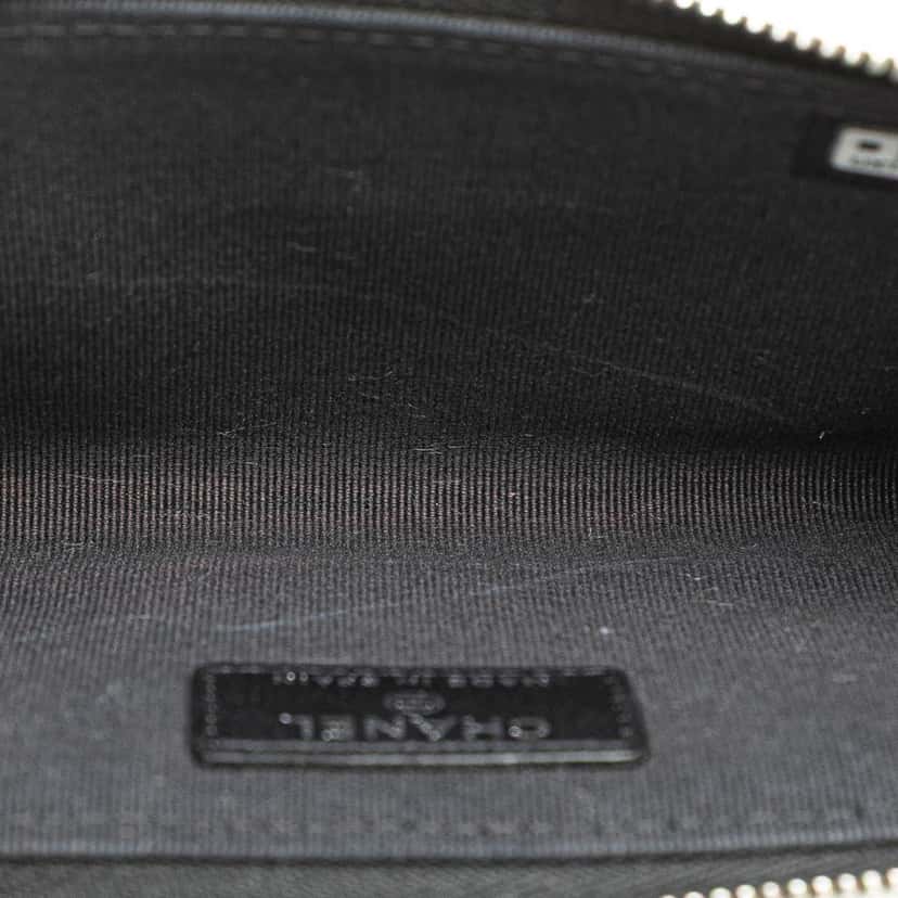 Chanel CC Quilted Lambskin Coin and Card Case Black Leather Good condition - Model View