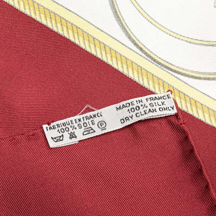 Hermès Les Voitures a Transformation Silk Scarf White Silk Good condition - Box View