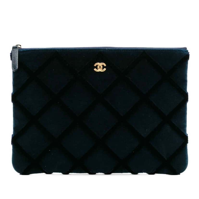 Chanel CC Medium Quilted Velvet Cosmetic Case Blue Velvet Good condition - Front View