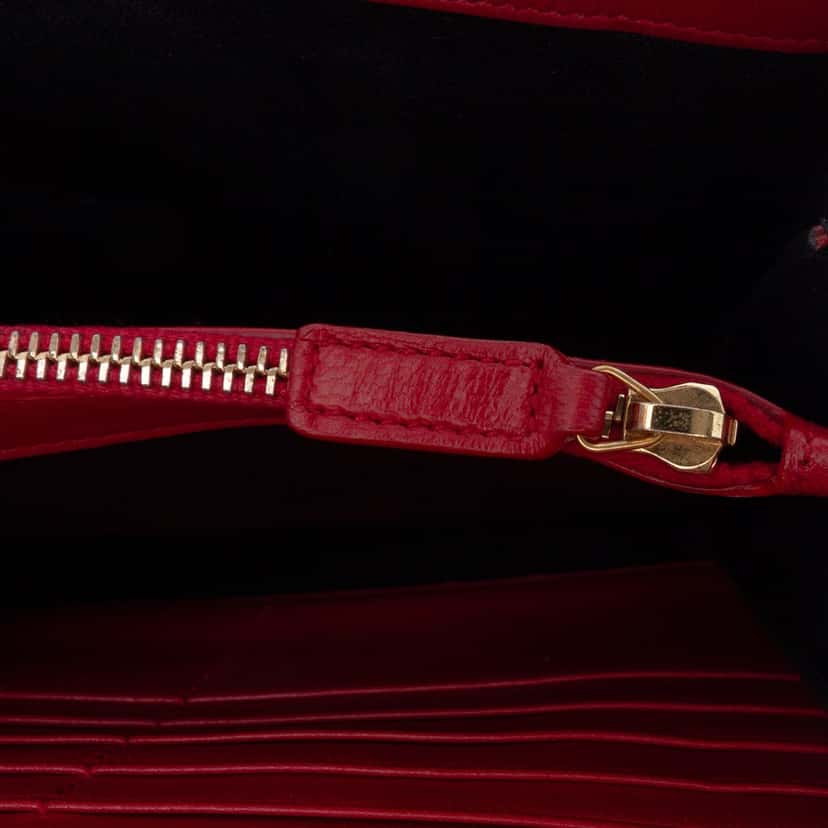 Saint Laurent Matelasse Patent Monogram Vicky Chain Wallet Red Leather Good condition - Box View