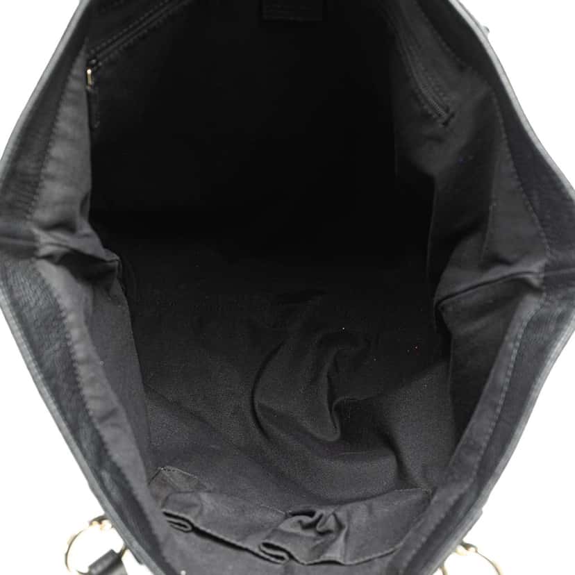 Gucci GG Nylon Charm Tote Black Good condition - Model View