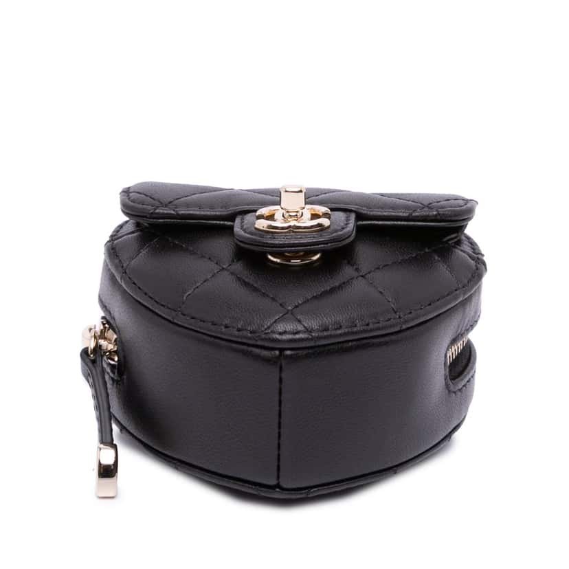 Chanel Lambskin CC in Love Heart Necklace Bag Black Leather Good condition - Inside View