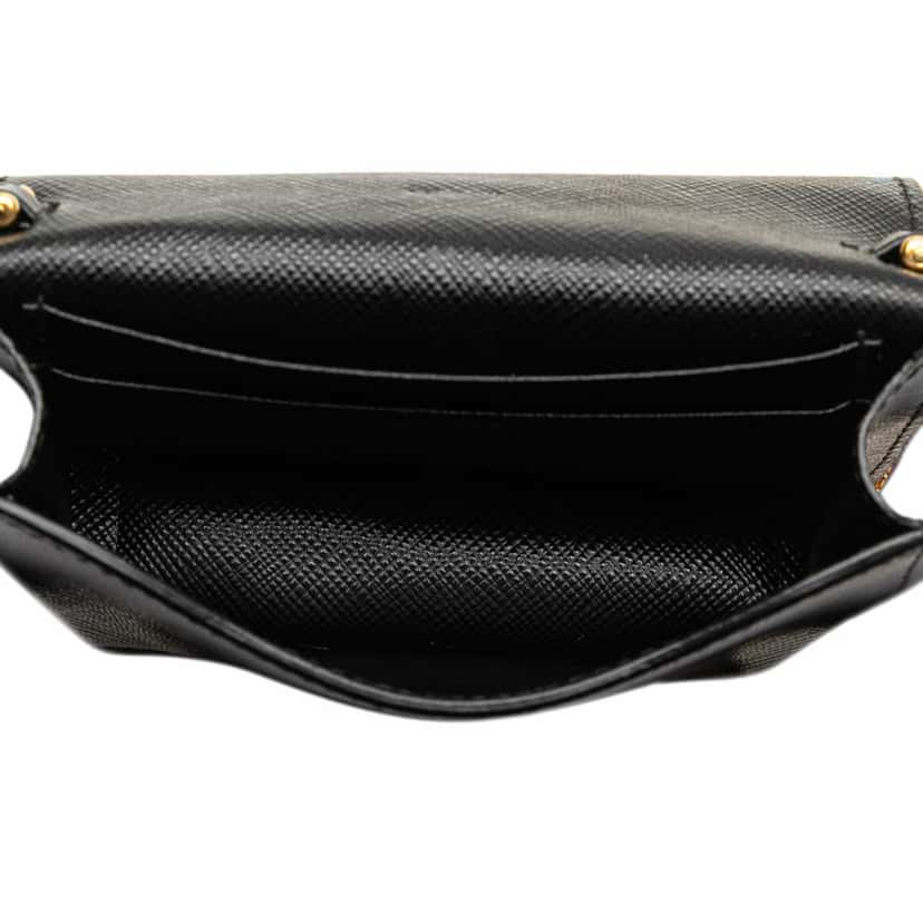 Prada Saffiano Card Holder On Chain Black Leather Good condition - Model View