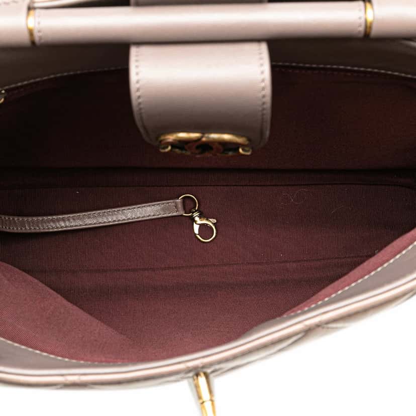 Chanel Quilted Glazed Calfskin Gold Bar Tote Brown Leather Good condition - Box View