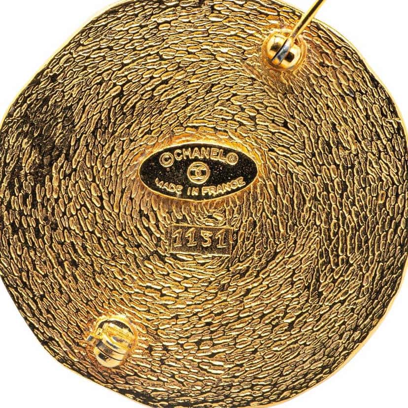Chanel Gold Plated 31 Rue Cambon Round Brooch Gold Metal Good condition - Inside View