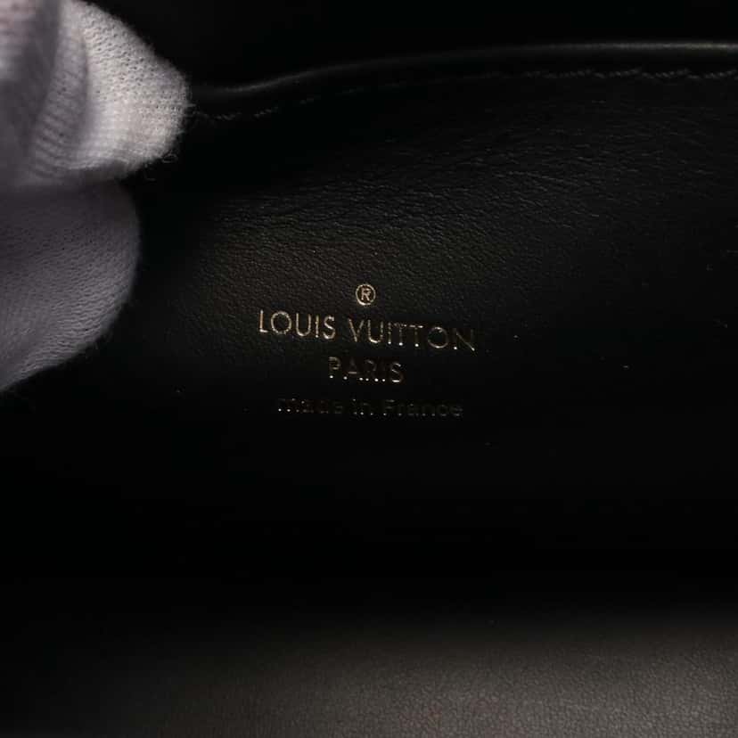 Louis Vuitton Leather Around Me PM White Leather Good condition - Model View
