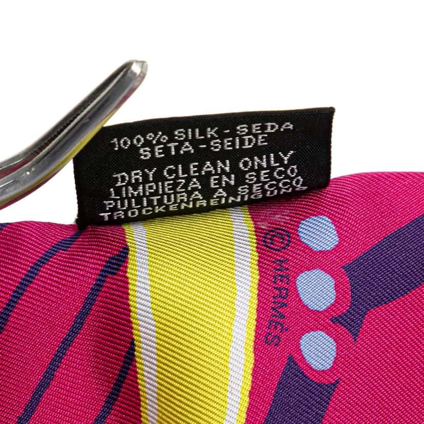 Hermès Jeu de Soie Uniforme Twilly Scarf Pink Silk Very good condition - Model View