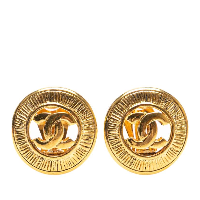 Chanel Gold Plated CC Round Clip on Earrings Gold Metal Good condition - Front View