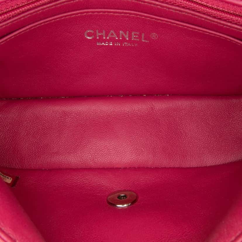 Chanel Mini Rectangular Classic Patent Single Flap Pink Leather Good condition - Model View