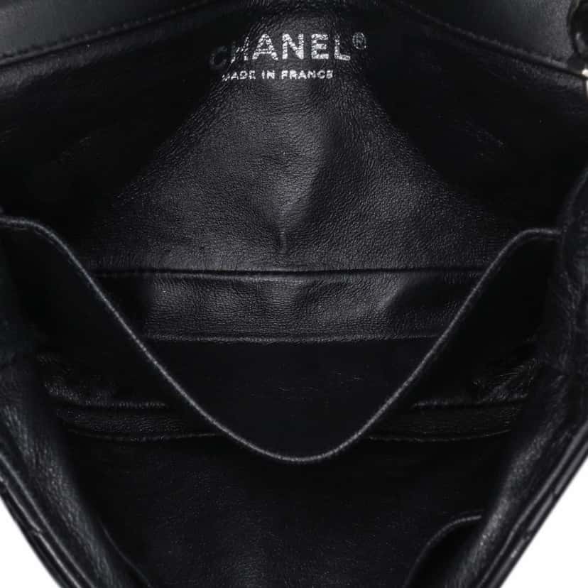 Chanel Extra Mini Rectangular Classic Patent Single Flap Black Leather Good condition - Model View