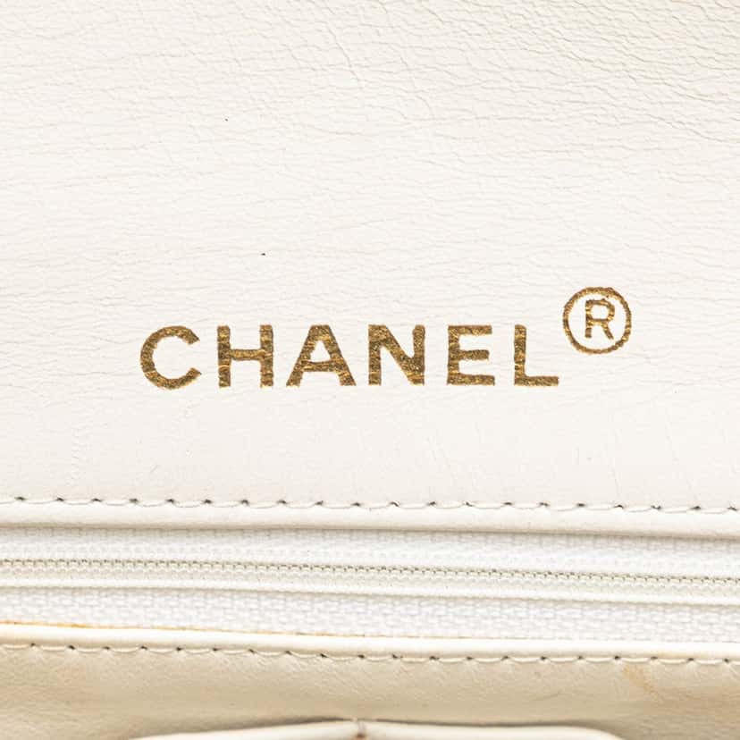 Chanel Small CC Quilted Lambskin Full Single Flap White Leather Good condition - Model View
