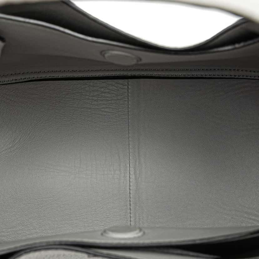 Prada Vitello Daino Dynamique Hobo White Leather Good condition - Model View