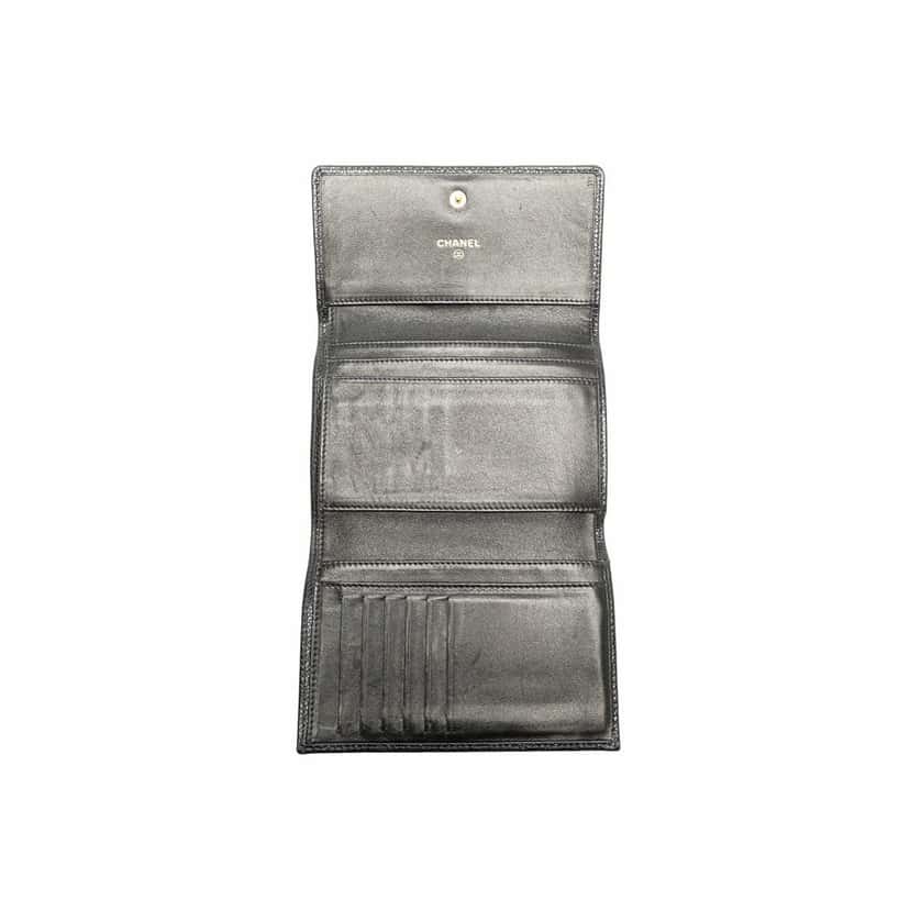 Chanel CC Caviar Trifold Wallet Black Leather Good condition - Model View