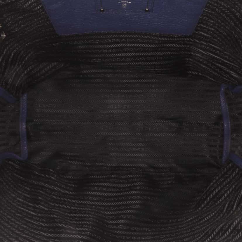 Prada Vitello Daino Open Convertible Tote Blue Leather Good condition - Model View